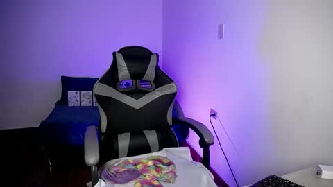 babenik_666 online show from November 22, 4:22 am