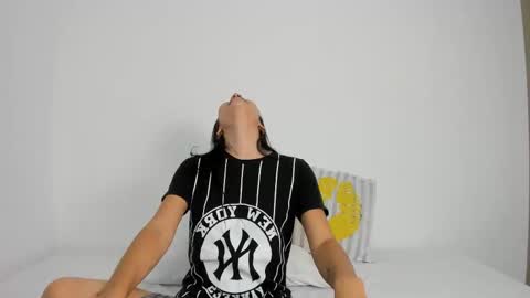 Samantha Reyes online show from March 25, 6:09 am