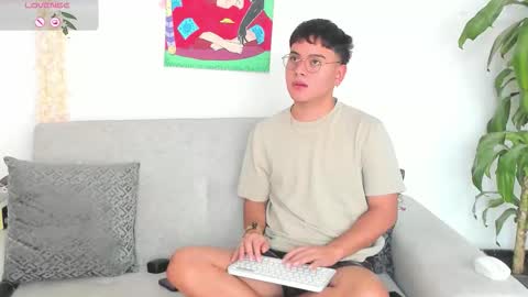 Angel online show from November 23, 1:20 pm