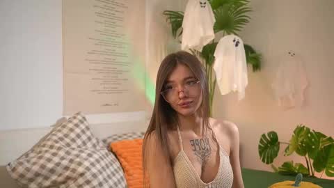 Cristy online show from November 1, 1:43 pm