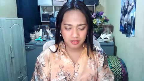 cassandra online show from December 14, 8:04 pm