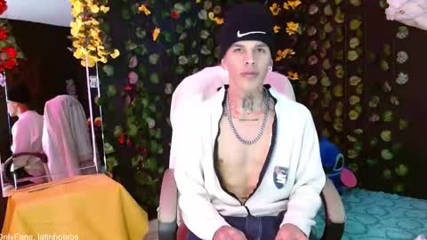 OF GxoXabs online show from December 24, 1:28 pm