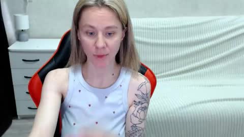 Snapshot of baby_kitte chatting on October 27, 5:18 am baby_kitte online show from October 27, 5:18 am
