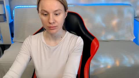 baby_kitte online show from April 24, 3:52 am