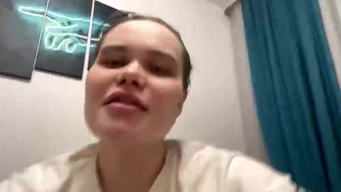 babymeow17 online show from October 5, 1:25 am