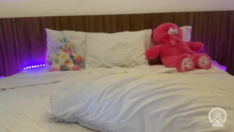 My name is Amelia but for you Melie online show from December 21, 9:49 am