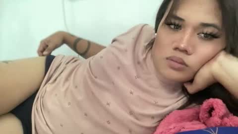 AMARA - FOLLOW ME AND THUMBS UP online show from April 24, 2:02 am