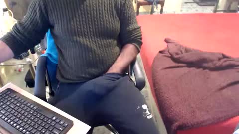 badbulgaro online show from December 14, 7:14 am