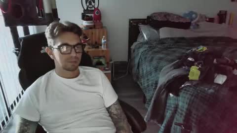 Couple of Bad Rabbits online show from June 1, 1:07 am