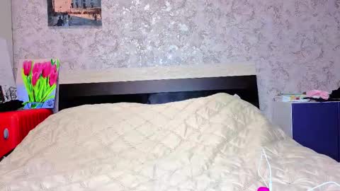 holly online show from March 15, 4:32 pm