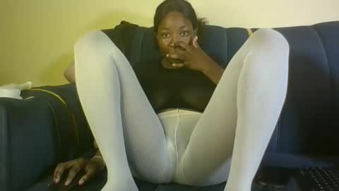 Snapshot of bambi_blush chatting on October 16, 6:29 pm bambi online show from October 16, 6:29 pm
