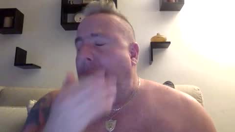 banana5289 online show from April 21, 1:31 am