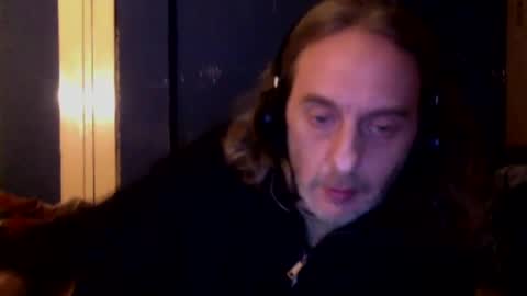 Snapshot of bangintoleather chatting on December 6, 3:02 am bangintoleather online show from December 6, 3:02 am