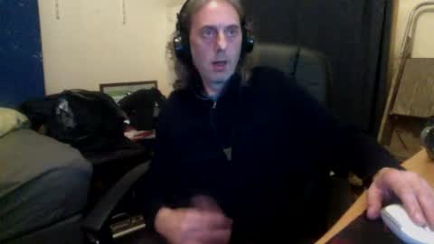 Snapshot of bangintoleather chatting on September 18, 2:37 am bangintoleather online show from September 18, 2:37 am