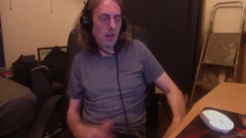 Snapshot of bangintoleather chatting on October 3, 2:43 am bangintoleather online show from October 3, 2:43 am