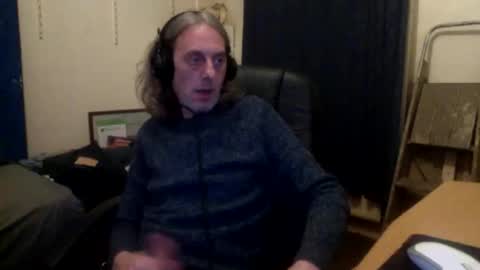 Snapshot of bangintoleather chatting on October 5, 2:53 am bangintoleather online show from October 5, 2:53 am