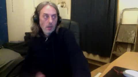 Snapshot of bangintoleather chatting on October 24, 2:45 am bangintoleather online show from October 24, 2:45 am