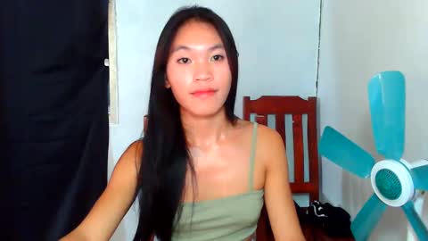baninay810654 online show from June 5, 10:48 pm