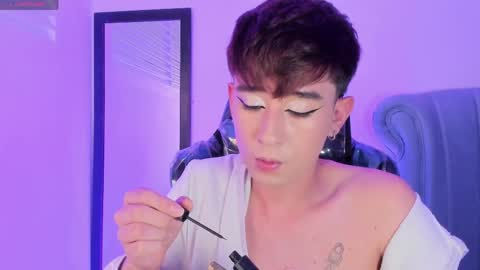          I work from home this is my room 3 online show from April 3, 7:59 am