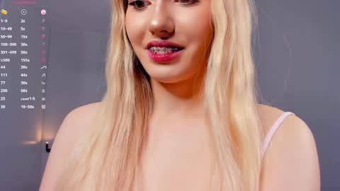 Mia online show from May 22, 5:31 pm