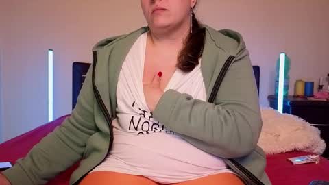 Love online show from November 15, 7:04 pm