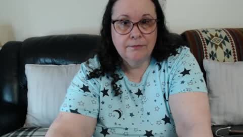 Julie online show from April 22, 3:19 pm