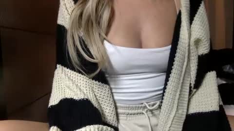 Brianne may online show from September 30, 4:01 am