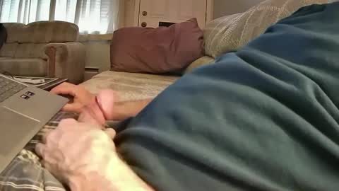 Snapshot of bcema2 chatting on December 7, 7:05 pm bcema2 online show from December 7, 7:05 pm