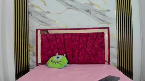 daniela villamizar online show from November 27, 1:52 pm