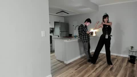 beaniebaby2 online show from April 22, 5:47 am