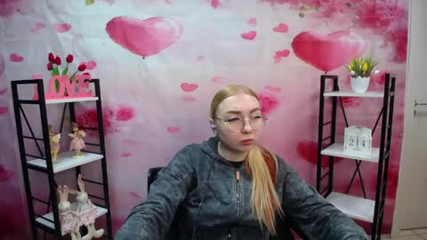 BeatriceFlyy online show from April 25, 11:34 am