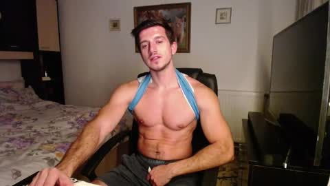 Mia and Jake online show from November 7, 4:42 pm