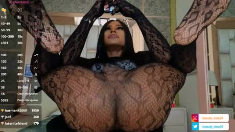 beauty_nina online show from May 25, 4:02 pm
