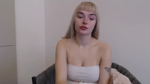 POLLY online show from October 7, 2:57 pm