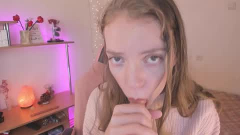 Eliise online show from September 16, 9:12 am