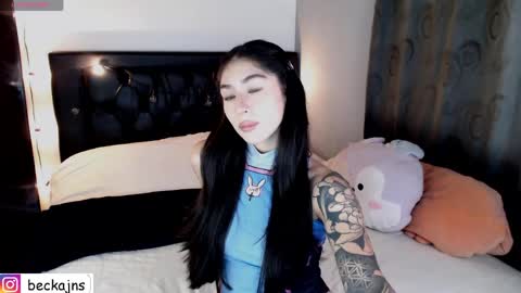 Marzhie online show from May 8, 3:56 am