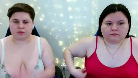 BeckyAndEllen online show from April 17, 9:50 pm