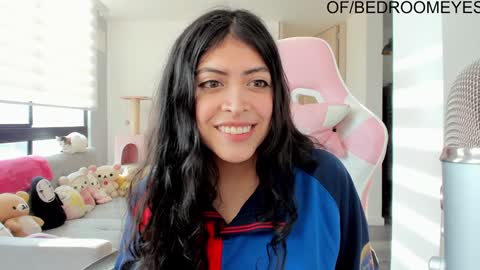 Snapshot of bedroomeyess chatting on February 6, 9:28 pm Amber UwU IM MOVING AND IS CRAZY ILL BE BACK VERY SOON 3 MISS YA ALREADY online show from February 6, 9:28 pm