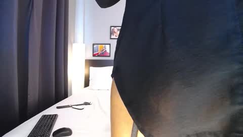 Bee if you ever see the girl who can take 12 inch all the way inside the ass try me online show from June 7, 1:33 am