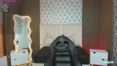 Snapshot of beella_tay1 chatting on October 12, 12:31 pm BELLA online show from October 12, 12:31 pm