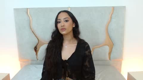 Snapshot of beella_tay1 chatting on October 9, 4:34 pm BELLA online show from October 9, 4:34 pm