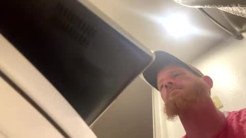 Snapshot of begme88 chatting on October 6, 3:35 am begme88 online show from October 6, 3:35 am