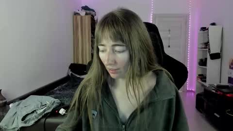 Snapshot of bekkawell chatting on October 17, 6:12 pm Lisa online show from October 17, 6:12 pm