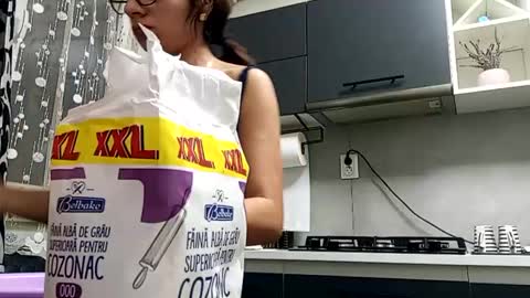 kevin and Bella online show from December 29, 4:08 pm