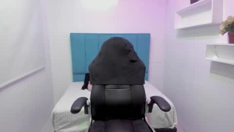 Bella online show from September 22, 1:04 pm