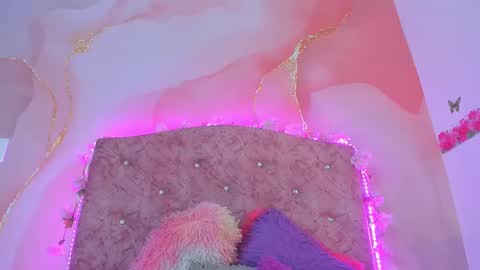 Melanie  online show from February 11, 10:07 pm