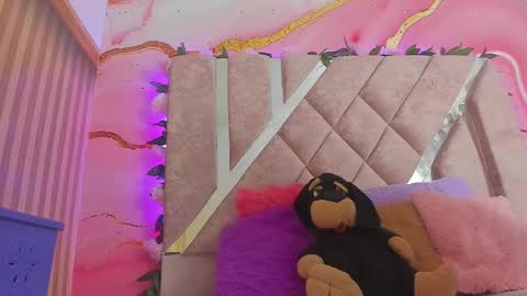 Melanie  online show from March 6, 10:36 am