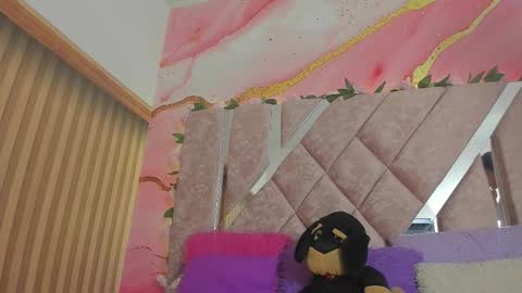 Melanie  online show from January 19, 10:36 am