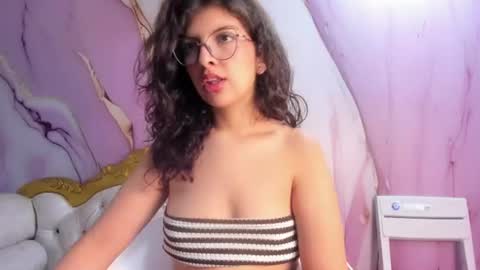 B  E  L  L  A  online show from July 6, 11:07 am