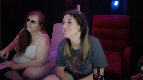 Bella James online show from September 17, 4:32 pm